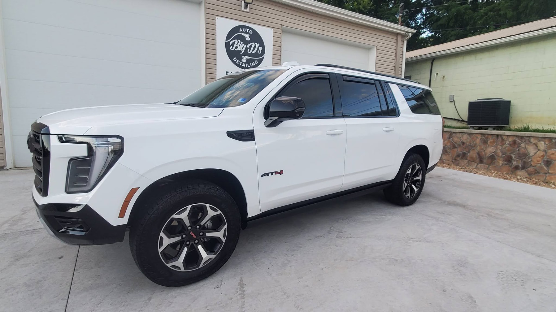 White GMC Yukon detailed by Big D's